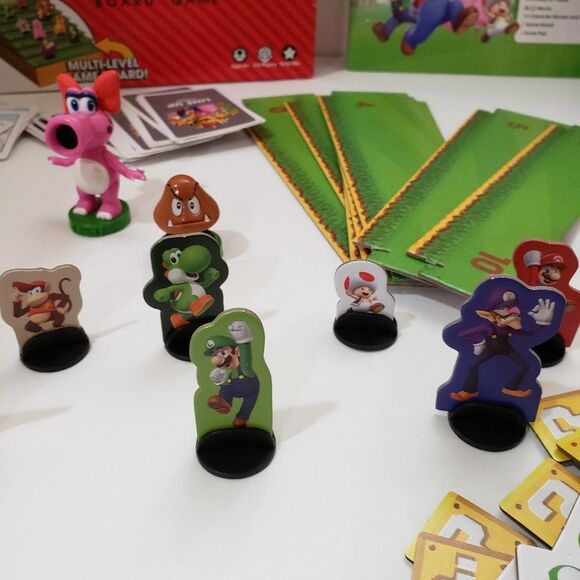 Super Mario Level Up Board Game - Picture 10 of 16